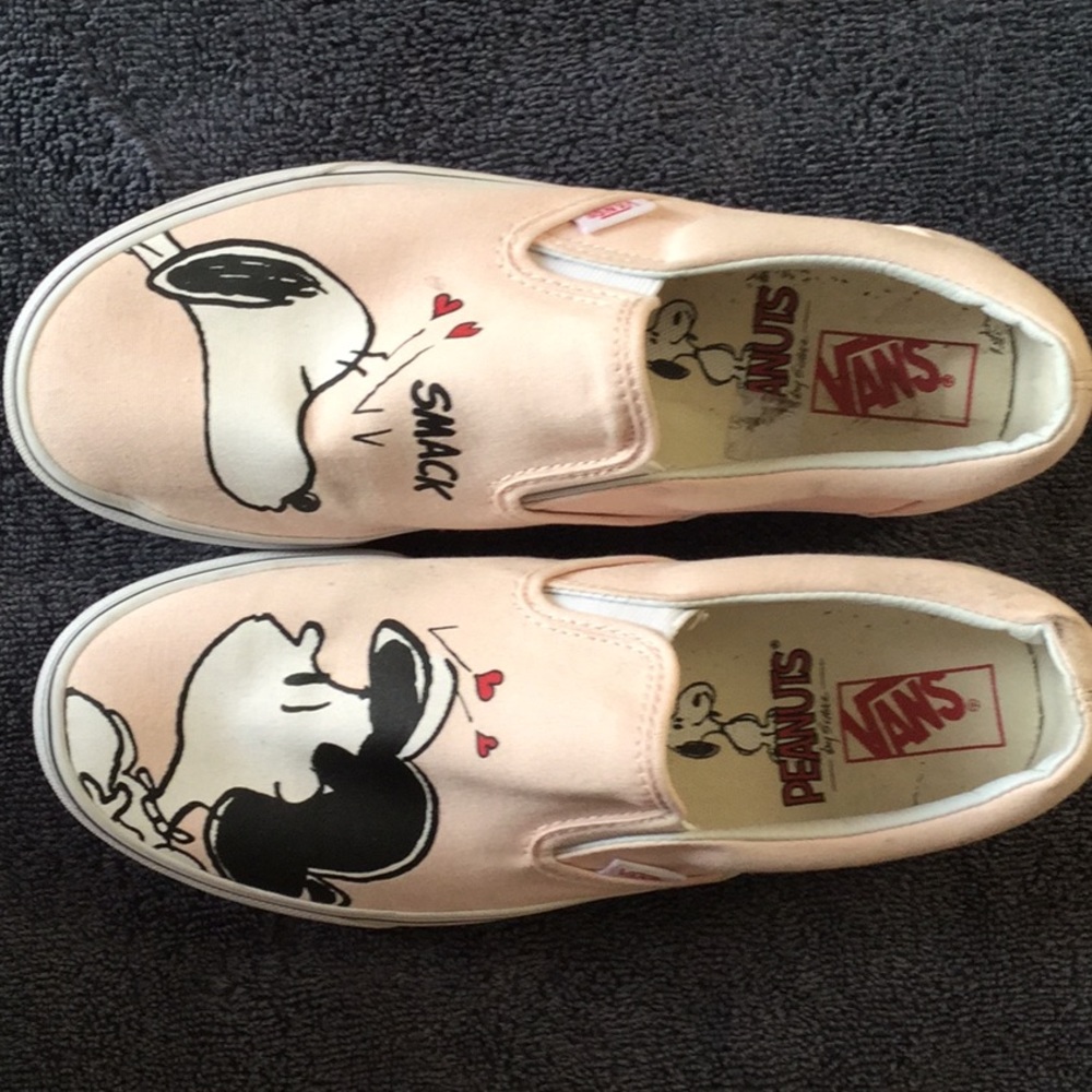 Peanuts Slip on Vans women’s 10/ Men’s 8.5